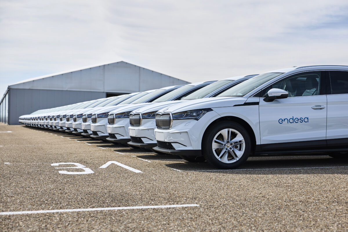 Endesa se pasa a las ‘0 emisiones’ de la mano de Skoda 2 Motor16 Entrega Skoda 5 Motor16