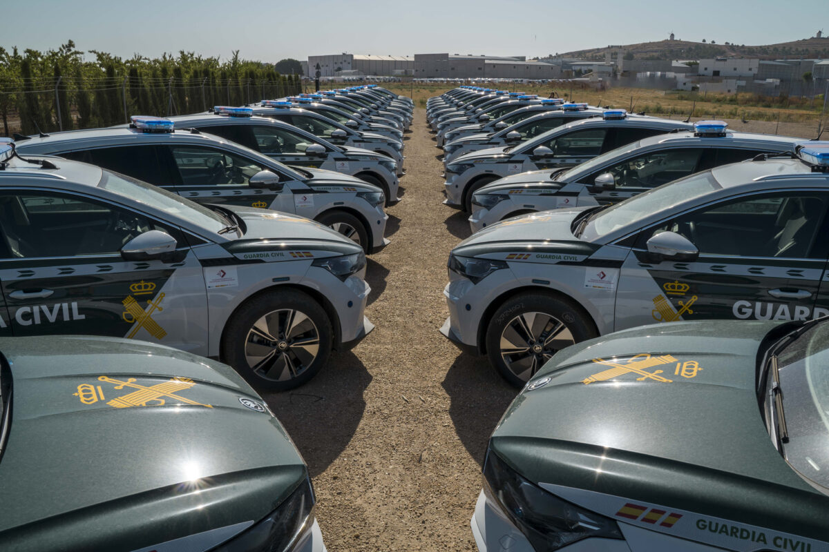 Škoda entrega una flota eléctrica de 90 unidades del Enyaq a la Guardia Civil (2)