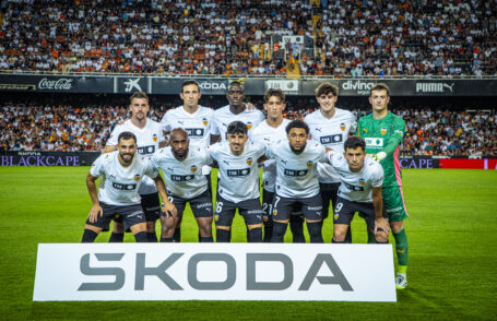 Škoda y el Valencia CF renuevan su colaboración hasta la temporada 2026/27