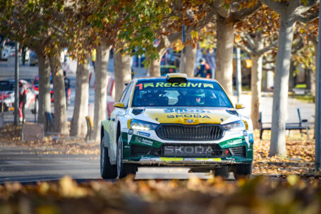 José Antonio “Cohete” Suárez y Alberto Iglesias cierran la temporada con un colofón brillante en la Carrera de Campeones de Utiel