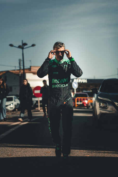 Škoda proporciona un mono muy especial a los Supercampeones José Antonio “Cohete” Suárez y Alberto Iglesias Pin para celebrar el título del S-CER