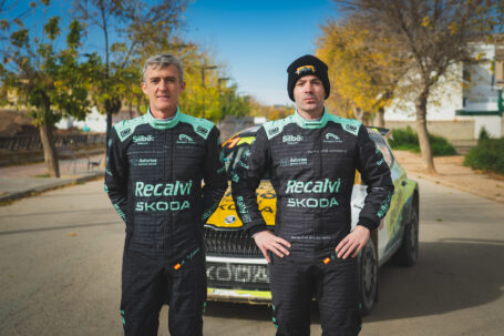Škoda proporciona un mono muy especial a los Supercampeones José Antonio “Cohete” Suárez y Alberto Iglesias Pin para celebrar el título del S-CER