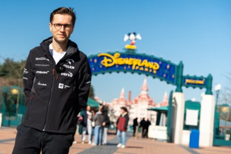 Miko Marczyk condujo desde Polonia hasta Disneyland París y volvió en un Škoda Superb con un solo depósito de combustible