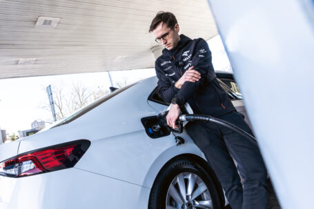 Campeón de rallyes, ganador del récord de eficiencia de combustible