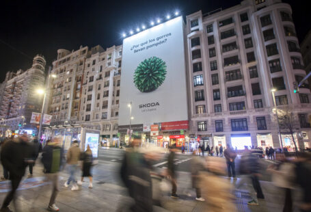 Škoda reivindica la curiosidad en el desarrollo de su plataforma de marca Let’s Explore