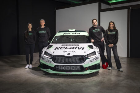 Škoda presenta su equipo para el S-CER 2026 con “Cohete” Suárez y la incorporación de Nuria Pons
