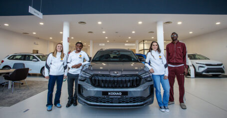 Futbolistas del Valencia CF acuden a la inauguración de Škoda AutoCenter Levante